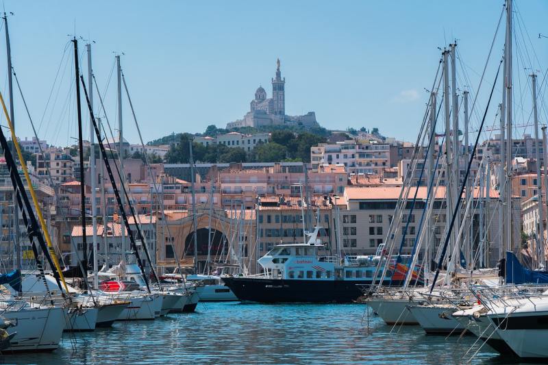 shows Marseille, performers Marseille, entertainment Marseille, live performances Marseille, music shows Marseille, dance shows Marseille, circus acts Marseille, event performers Marseille, theatre performances Marseille, artistic events Marseille
